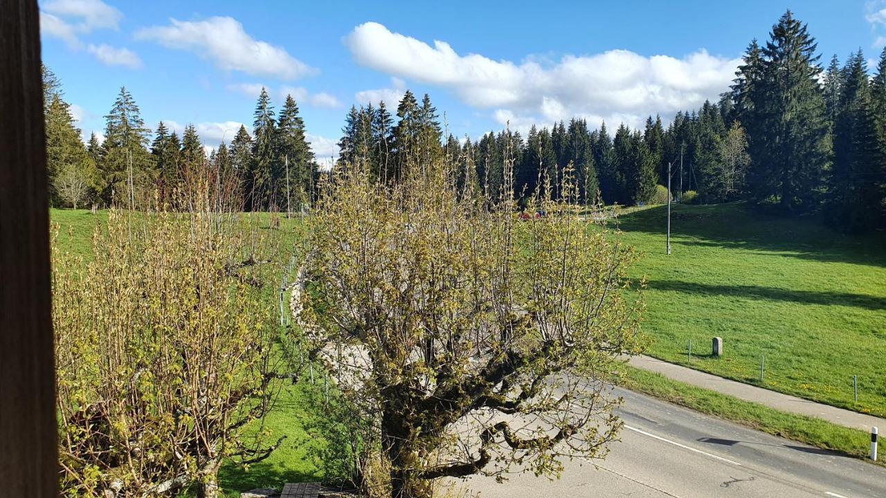 Auberge De La Couronne Saignelégier Exteriör bild