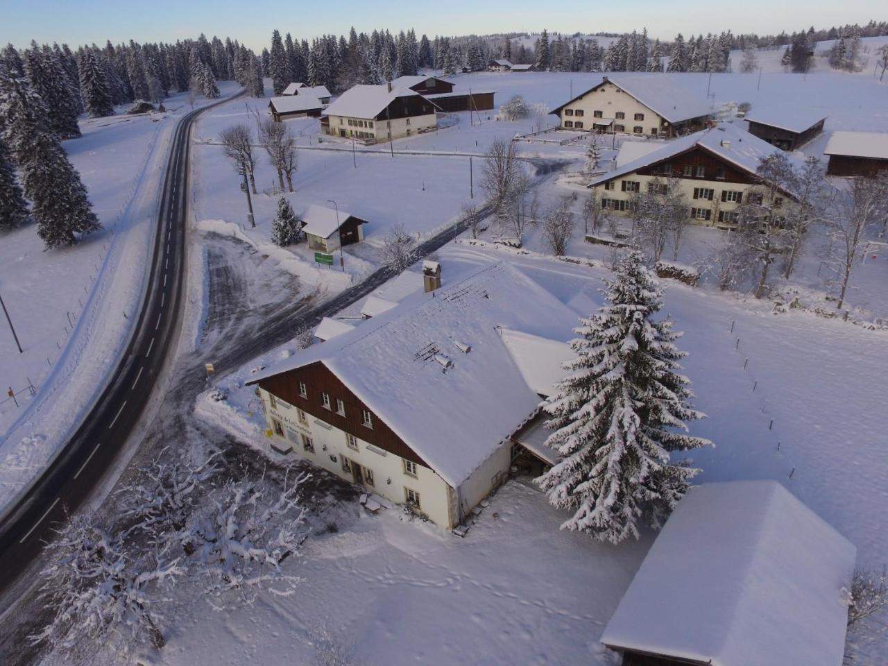 Auberge De La Couronne Saignelégier Exteriör bild